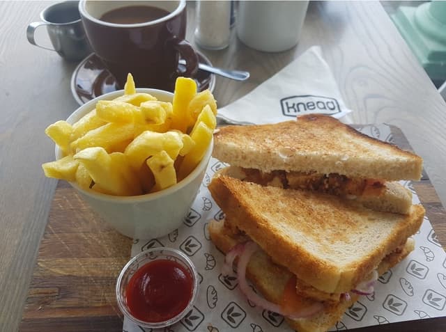 Foto del plato “Harissa Vegan Chicken Mayo”