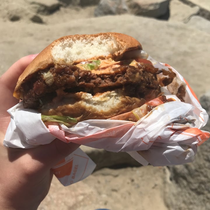 photo of Plant Power Fast Food Iconic burger shared by @rocior on  12 Jun 2021 - review