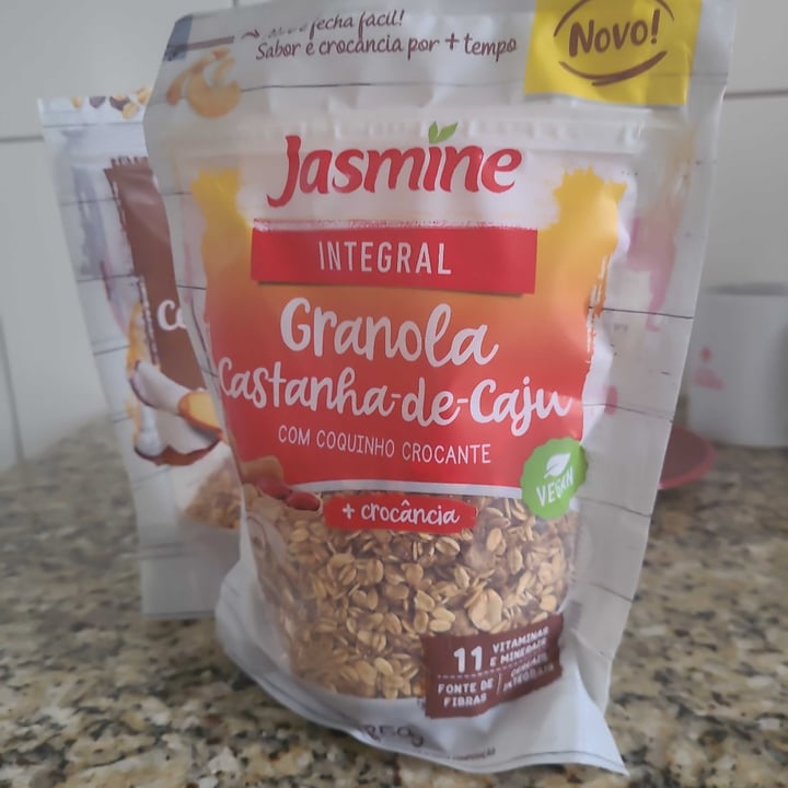 photo of Jasmine Granola Castanha-de-Caju com Coquinho crocante shared by @byankamorais on  05 Dec 2022 - review