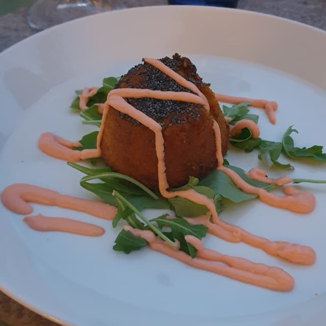 「Flan Di Miglio Con Carote E Maionese Al Pomodoro」の料理の写真