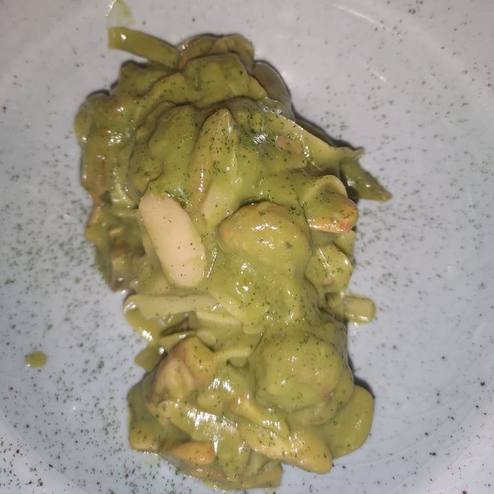 photo of Lo Famo Sano Tagliatelle,con crema di broccoli baresi e basilico,porcini freschi e polvere di prezzemolo shared by @mychem on  10 Dec 2022 - review