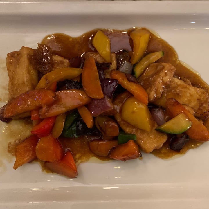 photo of L'OV Osteria Vegetariana Tofu con verdure shared by @elenamarcoz on  11 Mar 2022 - review