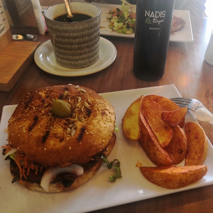 photo of Nadis Go Vegan Hamburguesa falafel shared by @jesseup on  11 Dec 2021 - review