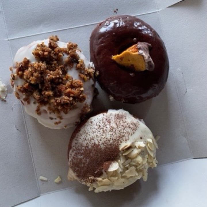 photo of Grumpy & Runt | Little Deli & Donuts Chocolate Honeycomb shared by @cathcart on  09 Nov 2020 - review