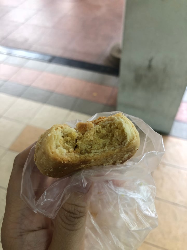 photo of M Bakery Salted Mung Bean Pie shared by @eritakay on  11 May 2018 - review