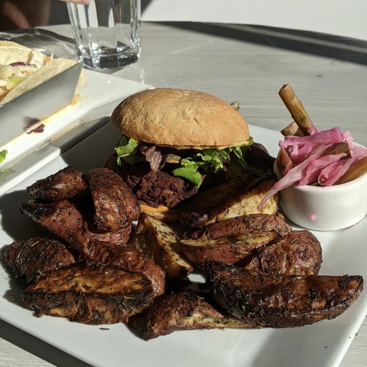 photo of Garden Cafe Woodstock Red Bean Sweet Potato Rice Burger shared by @mosquito on  07 Apr 2022 - review