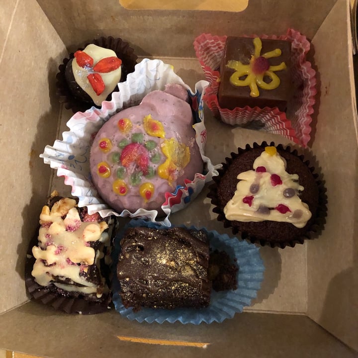 review photo of Loving Hut Christmas Box shared by @marinavlaykova on 27 Dec 2020 - review
