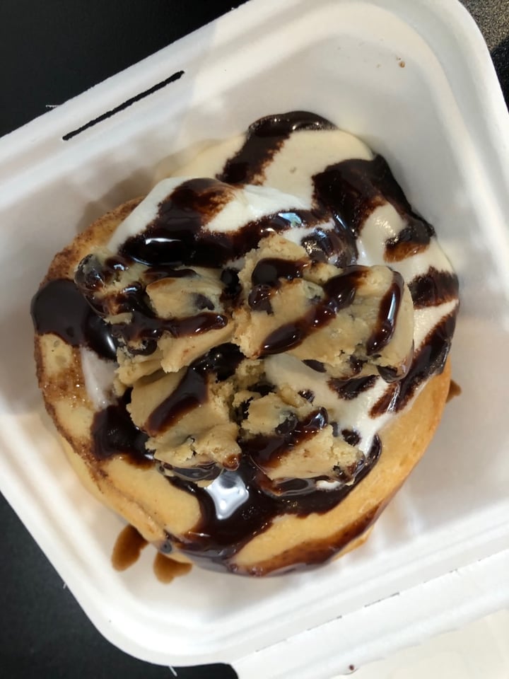 photo of Cinnaholic Cookie Monster shared by @ryankatz on  07 Jan 2020 - review