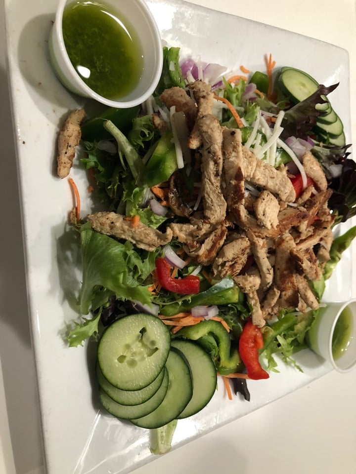 photo of The Modern Vegan Jamaica Salad shared by @veggiekenziefl on  26 Apr 2020 - review