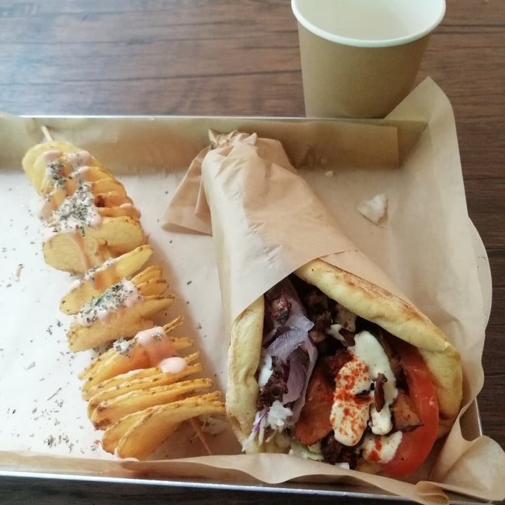 photo of Vegan Beat Gyros shared by @sndr on  02 Dec 2021 - review