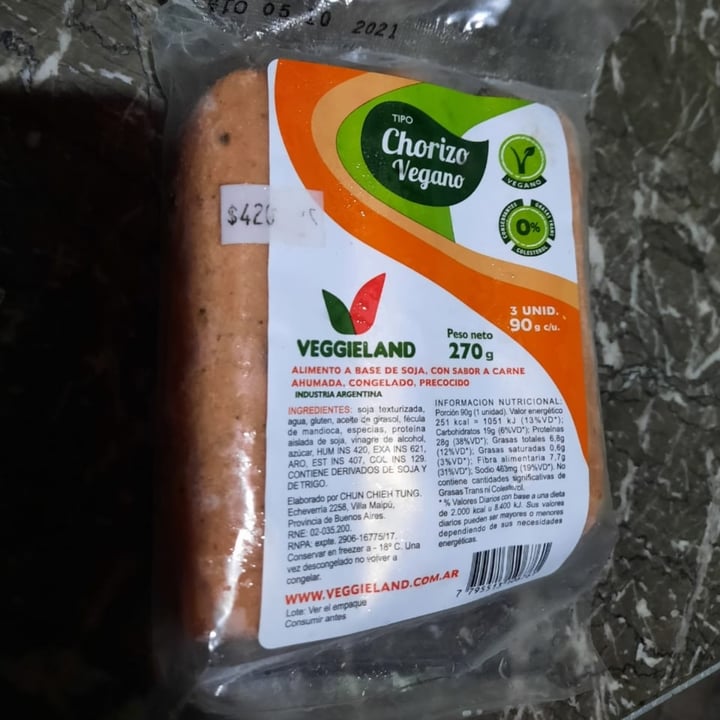 review photo of Veggieland Chorizo Vegano shared by @nomadatrecw on 01 Oct 2021 - review
