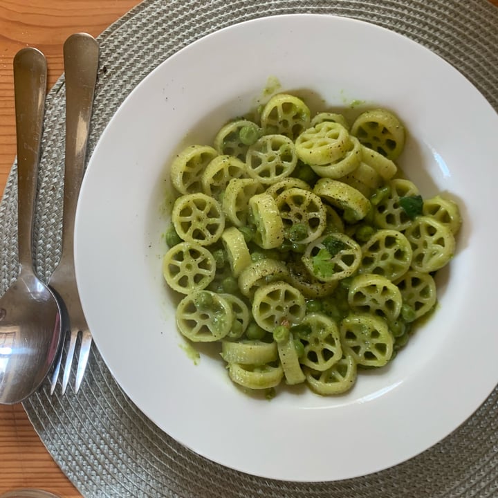review photo of Barilla Pasta ruote Barilla shared by @emmalovesgatti on 13 Sep 2022 - review
