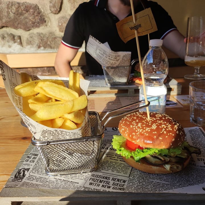 review photo of The Brew House Veggie Burger shared by @sofffica on 31 May 2022 - review