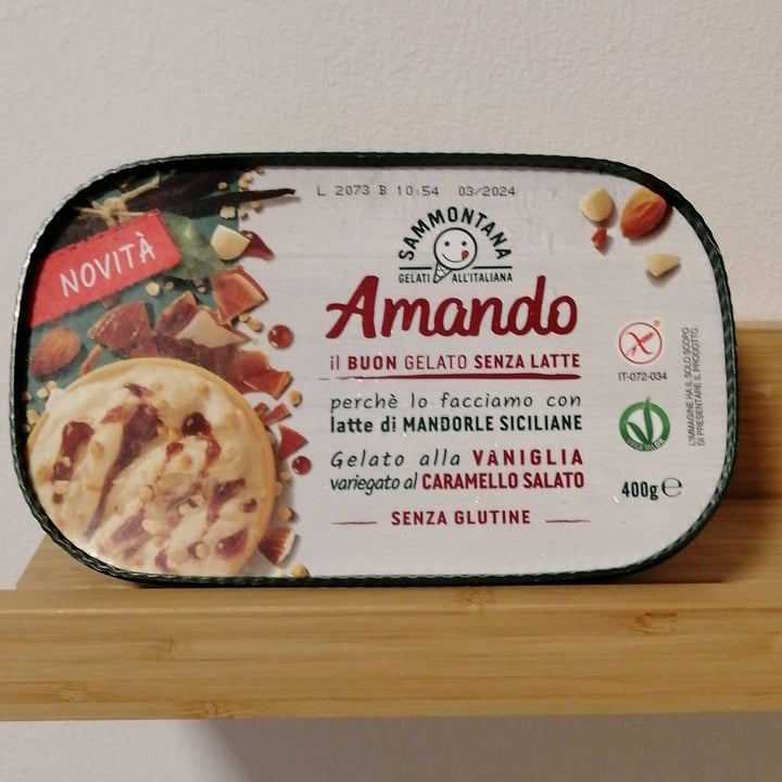 review photo of Sammontana Gelato alla vaniglia variegato al caramello salato shared by @francescamomoli on 29 Apr 2022 - review