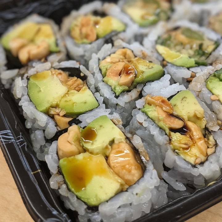 photo of MOMO Sushi Peanut Avacado Sushi shared by @iszy on  01 Feb 2022 - review