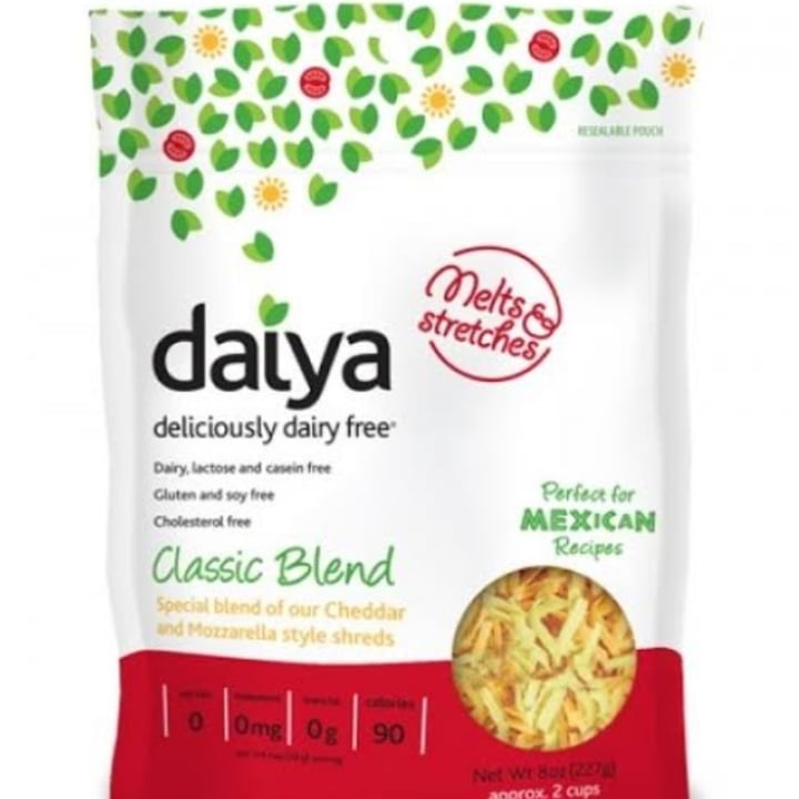 photo of Daiya Classic Blend Cheddar and Mozzarella Style Shreds shared by @yamileth13 on  23 Oct 2020 - review