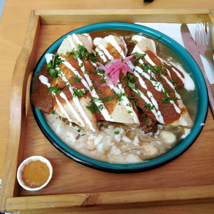 review photo of Dalia Plant Power . Mex Enchilada de Tinga & jamaica shared by @diegomerchanm on 15 Jul 2021 - review