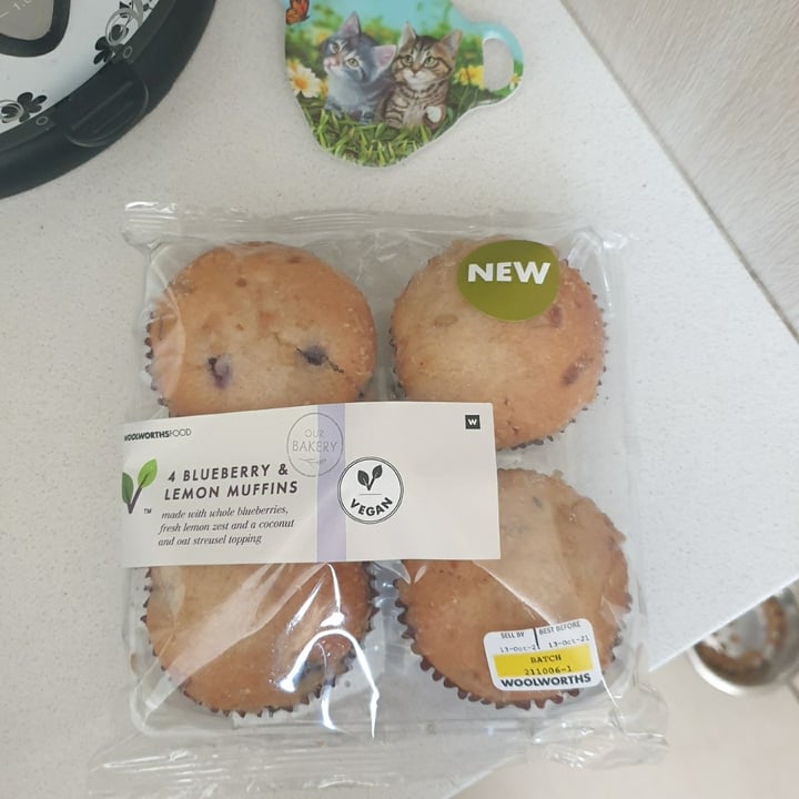 photo of Woolworths Food Blueberry and lemon muffins shared by @compassionate1candy on  01 Dec 2021 - review
