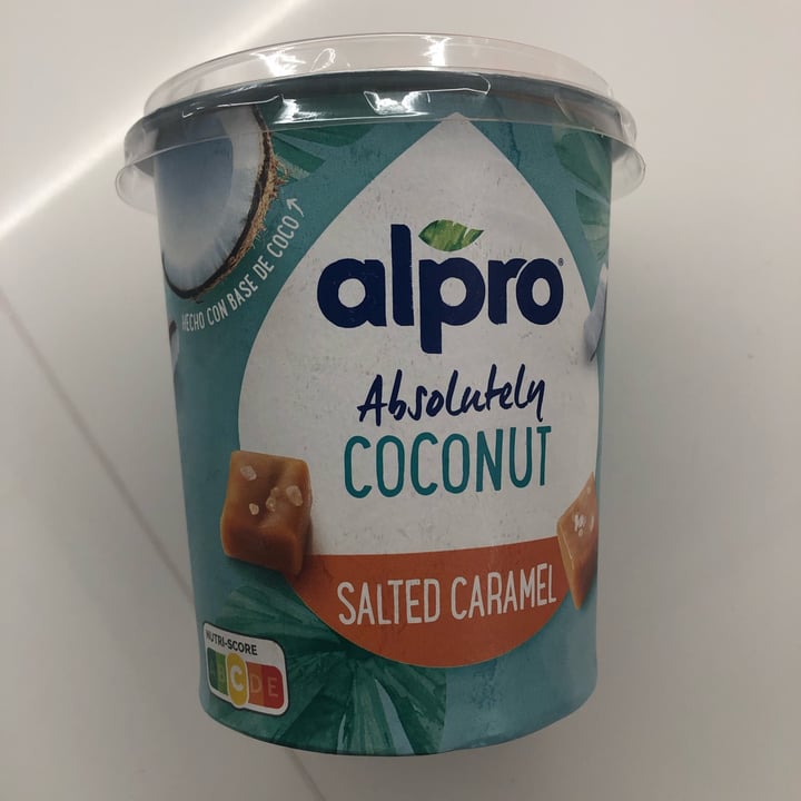 review photo of Alpro Absolutely Coconut Salted Caramel shared by @canelitolluna on 21 Jun 2022 - review