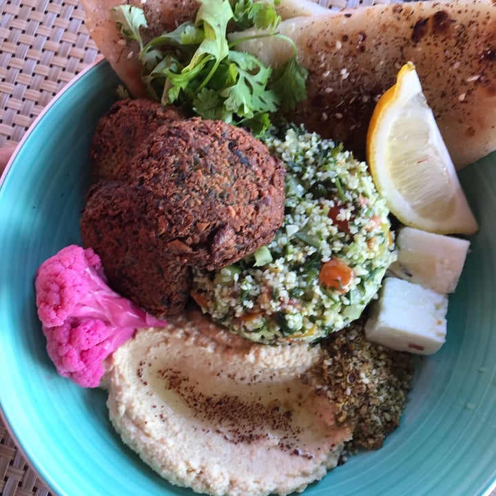 review photo of Chido Cafe Mezze Plate with Falafel shared by @vforveganista on 25 Jun 2021 - review