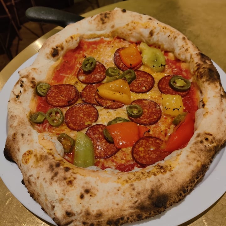 photo of Vegitalian pepperoni pizza shared by @holasoymylk on  13 Oct 2021 - review