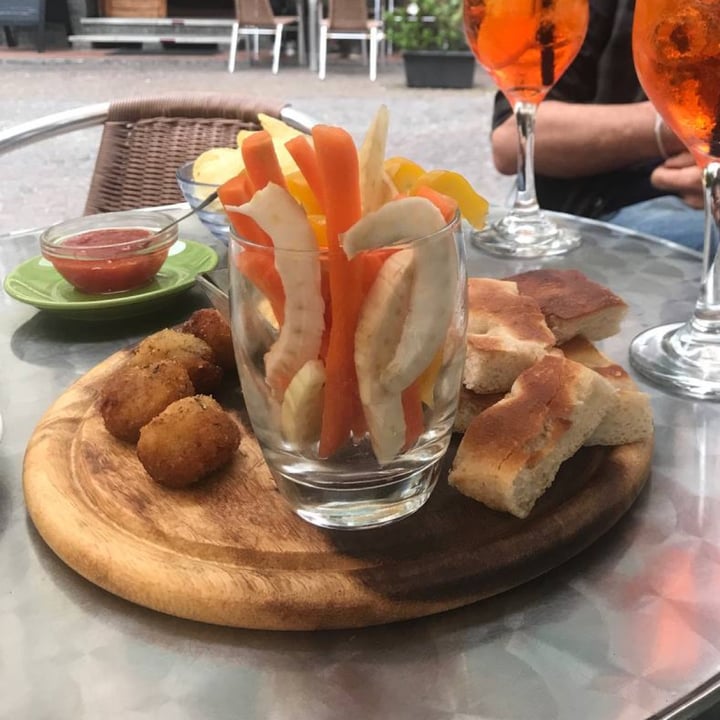 photo of Bar Trattoria Splendor Aperitivo Vegano shared by @susannabije on  22 May 2022 - review