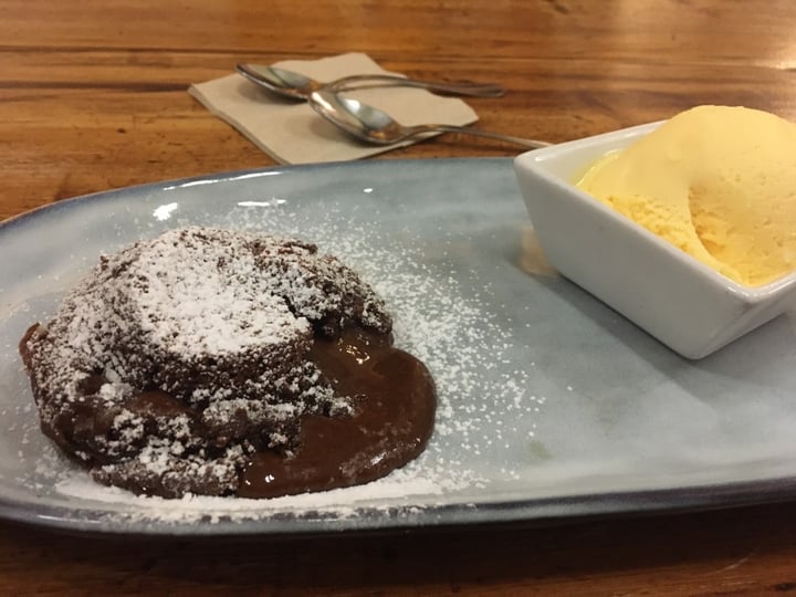 review photo of Pizzi & Dixie Coulant de chocolate shared by @solacuna on 08 Apr 2020 - review
