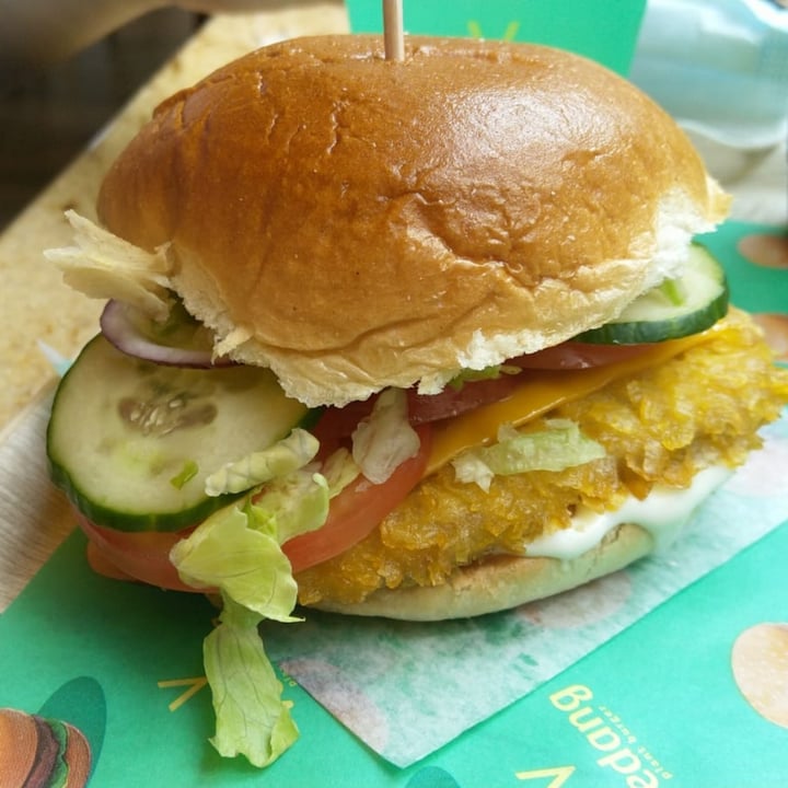 photo of Vedang @ Mall of Berlin Chicken Burger shared by @frida85 on  30 Mar 2022 - review