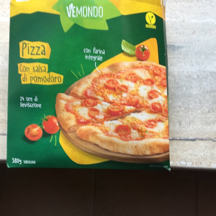 photo of Vemondo Pizza vegan shared by @nikitaorange71 on  24 Mar 2022 - review