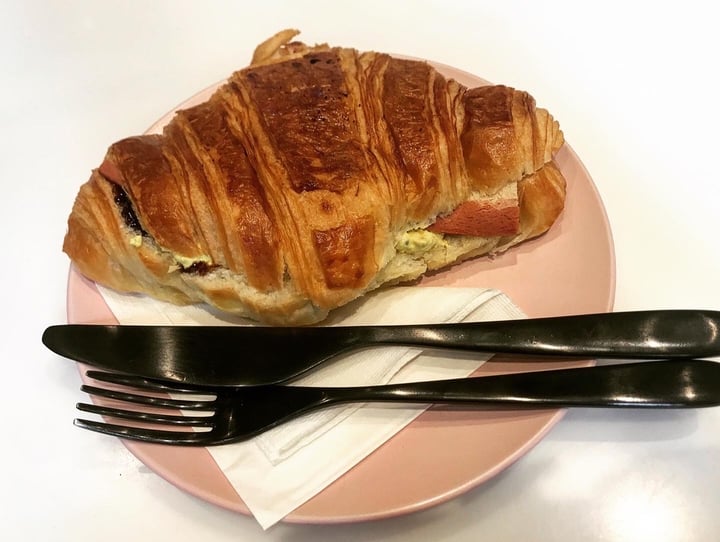 photo of Weirdoughs (Temporarily Closed) Beacon and egg croissant shared by @katharinakk on  03 Mar 2020 - review
