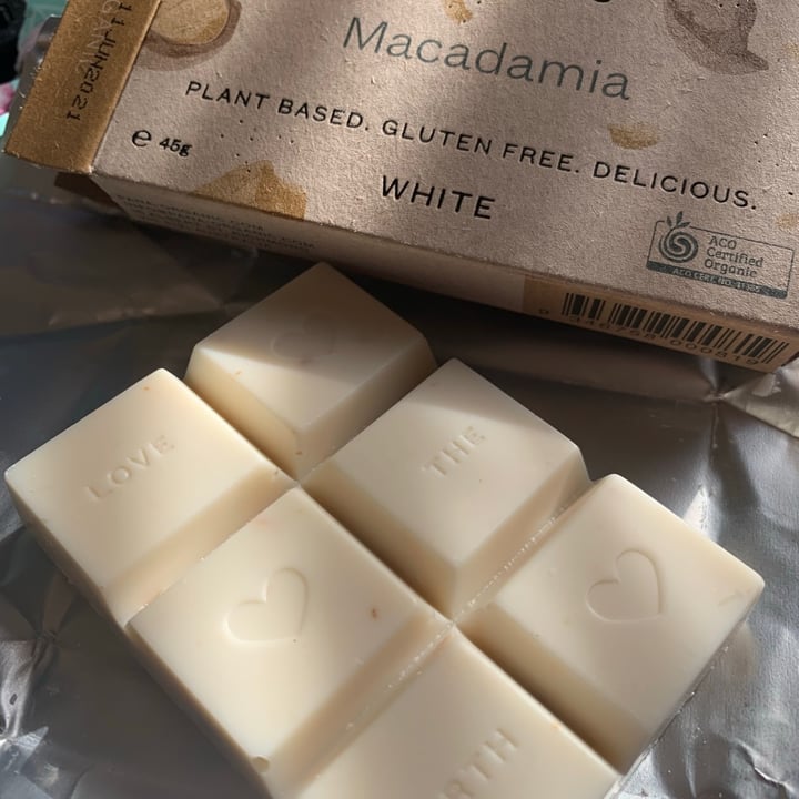 review photo of Pana Organic Macadamia White Chocolate shared by @mistybirdbush on 02 Nov 2020 - review