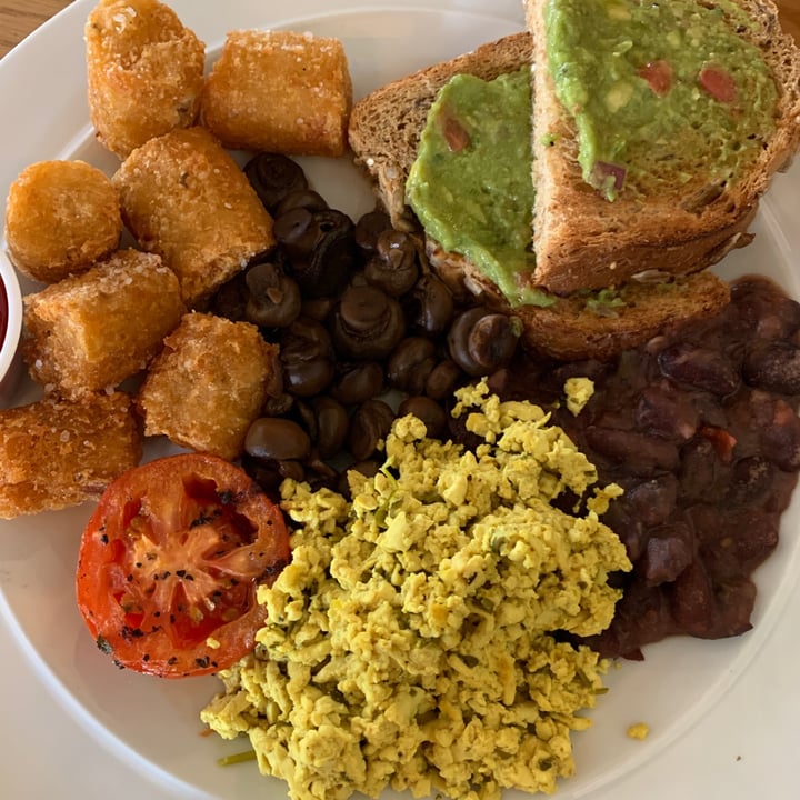 review photo of Six Mile Pub Full Vegan Breakfast shared by @painterkatelyn on 22 Aug 2021 - review