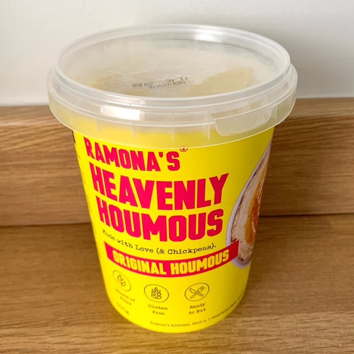 photo of Ramona's heavenly houmous original shared by @vegpledge on  16 Oct 2022 - review