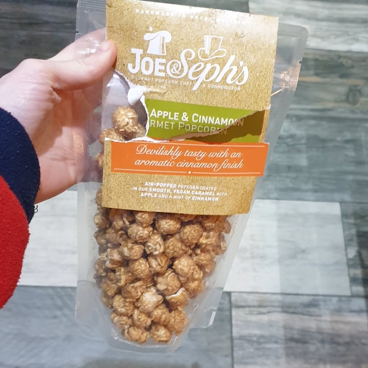 photo of Joe & Seph’s Toffee Apple & Cinnamon Gourmet Popcorn shared by @lydiahawkins on  15 Jan 2022 - review