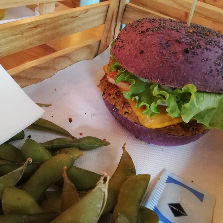 review photo of Flower Burger Flower burger shared by @marcomare on 09 Sep 2022 - review