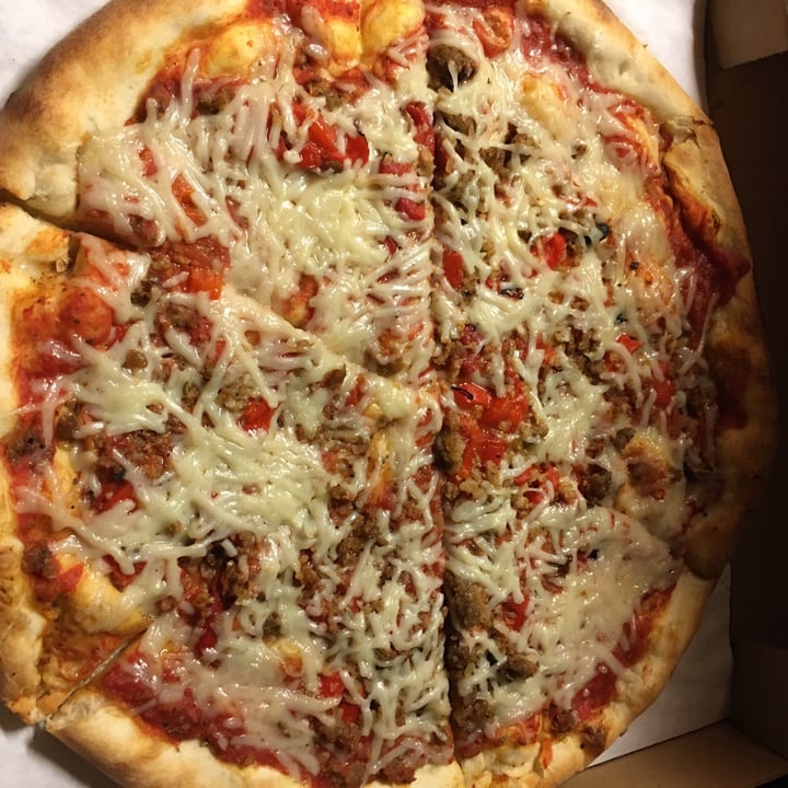 review photo of Este Pizza Park City Vegan midtown pizza shared by @dlyubner on 09 Aug 2020 - review