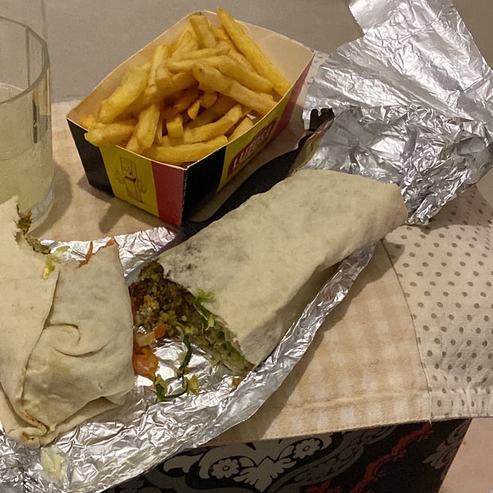 review photo of Zaza Doner Kebap Piadina Con Falafel shared by @emmamartinshh on 14 Apr 2022 - review