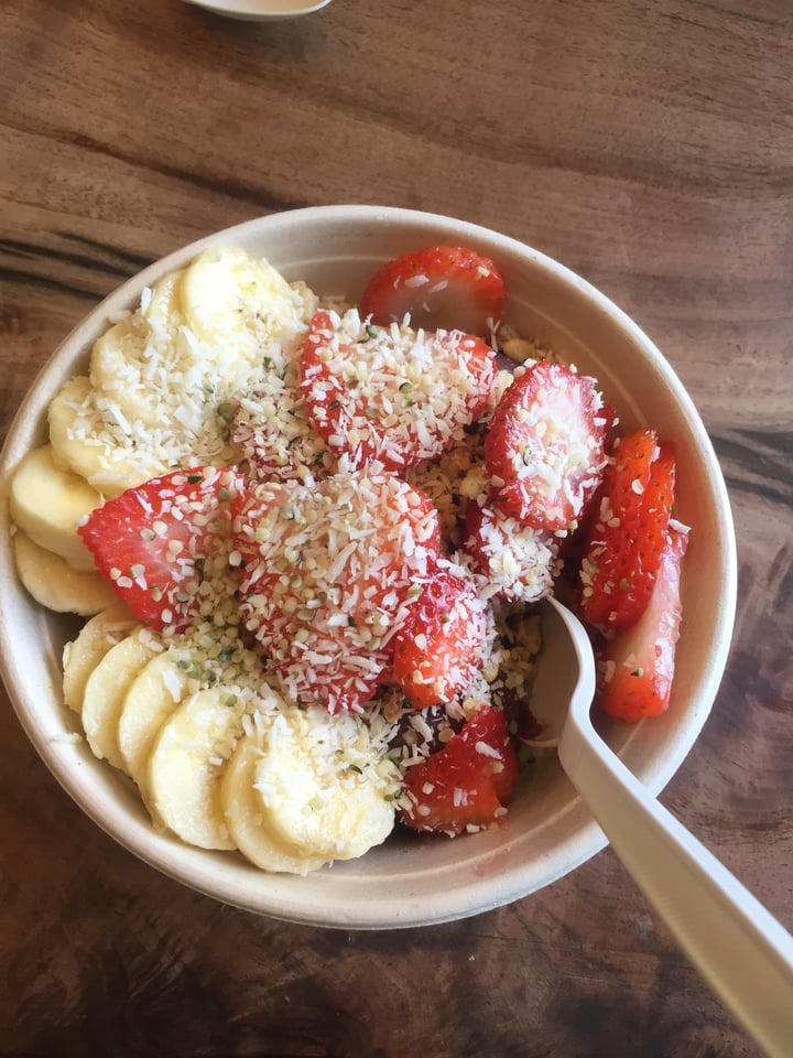 review photo of SunLife Organics Hawaiian bowl shared by @angelachandler on 02 May 2018 - review
