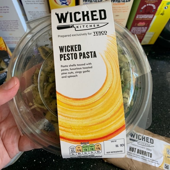 photo of Wicked Pesto Pasta & Chickpea Salad Bowl shared by @beckyallott on  30 May 2021 - review