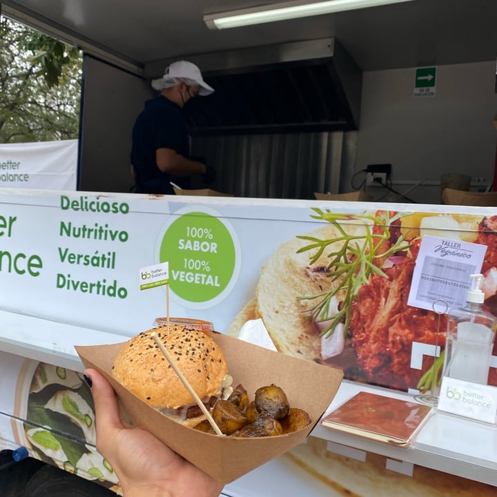 photo of better balance Hamburguesa vegana shared by @licona42 on  24 Aug 2022 - review