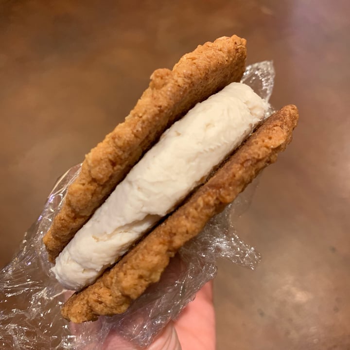 photo of Native Foods Café Oatmeal Cream Pie shared by @stphsmth on  08 Feb 2019 - review