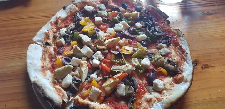 photo of Massimo's Vegetariano Pizza shared by @wayneberger on  16 Aug 2020 - review