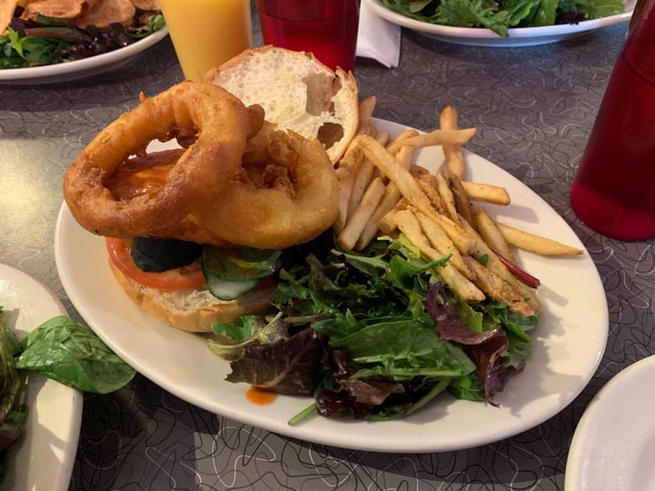 photo of Veggie Galaxy Buffalo chicken burger shared by @laura13vz on  31 May 2019 - review