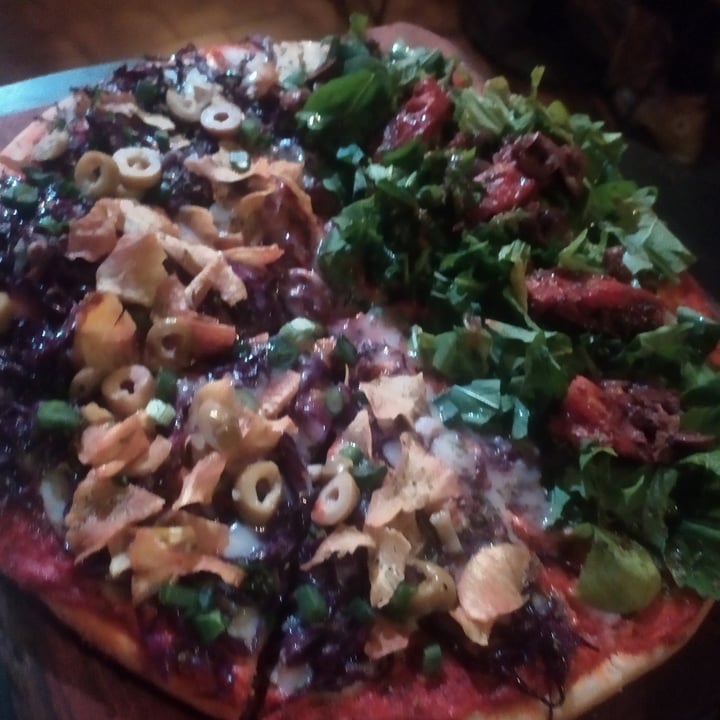 photo of Barrio Brujo Pizza De Vegetales shared by @soyfeminati on  30 Aug 2021 - review