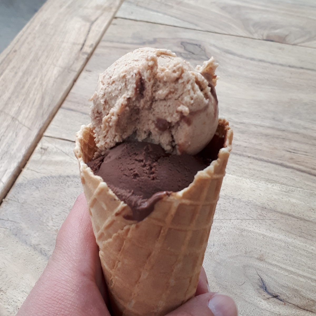 Schoko- und Haselnusseis from Samadhi Eis - Vegan Product Reviews ...