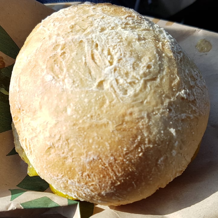 photo of Starbucks Beyond Meat Breakfast Sandwich shared by @vegan-paul on  26 Mar 2022 - review