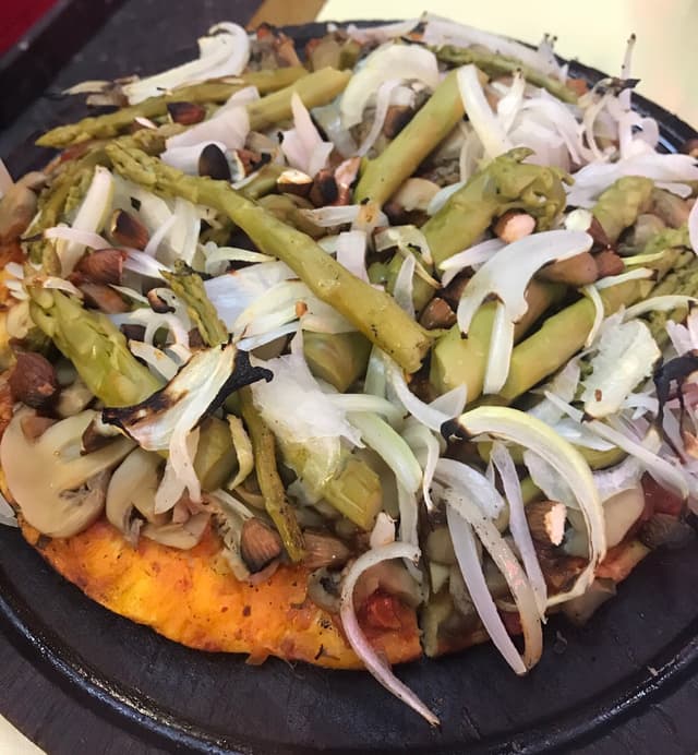 Photo of the dish “Pizza con variedad de vegetales”