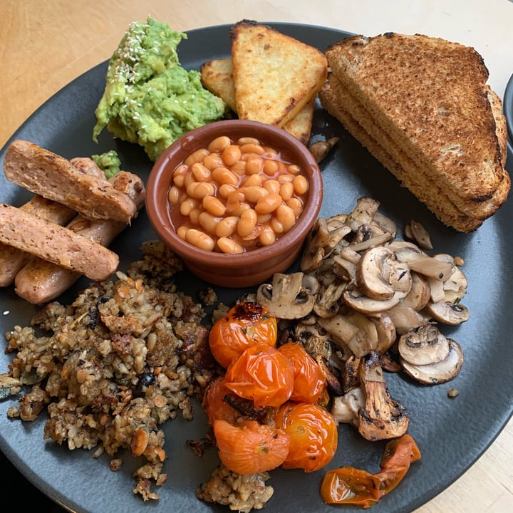 photo of Contour Cafe Full Vegan Breakfast shared by @cuttingoutthecoo on  13 Dec 2021 - review