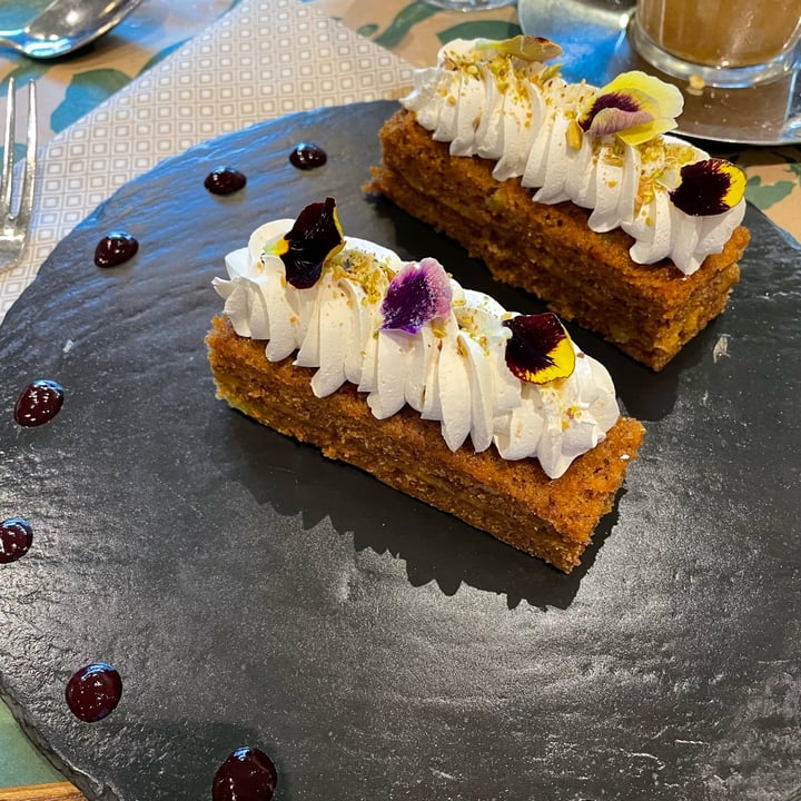 photo of Restaurant Bidasoa Carrot cake vegano shared by @franistintalle on  15 Dec 2022 - review