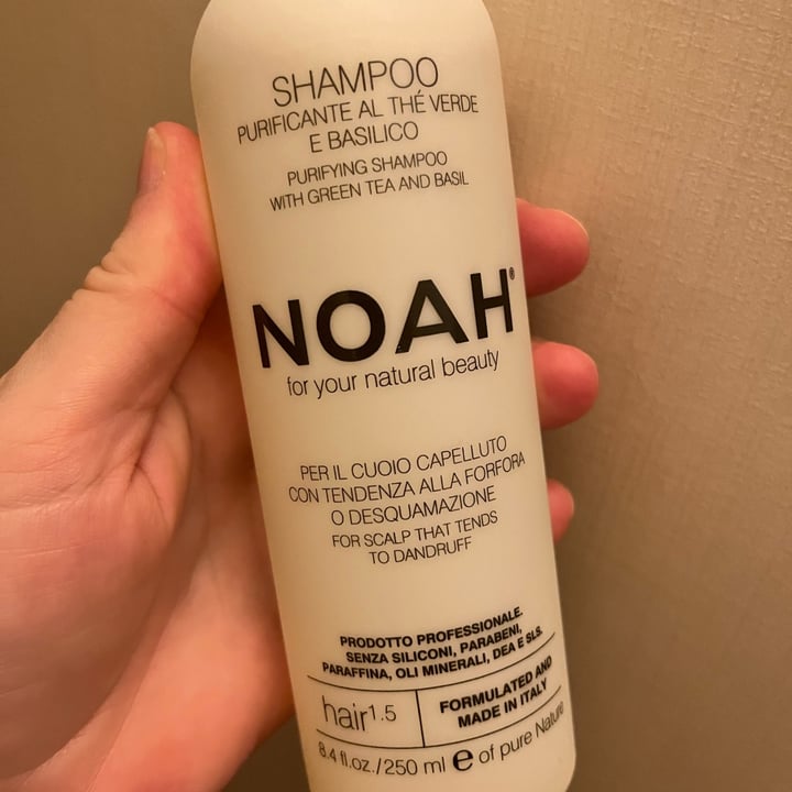 review photo of NOAH Shampoo purificante Al Thè Verde E Basilico shared by @miroca on 28 Aug 2022 - review